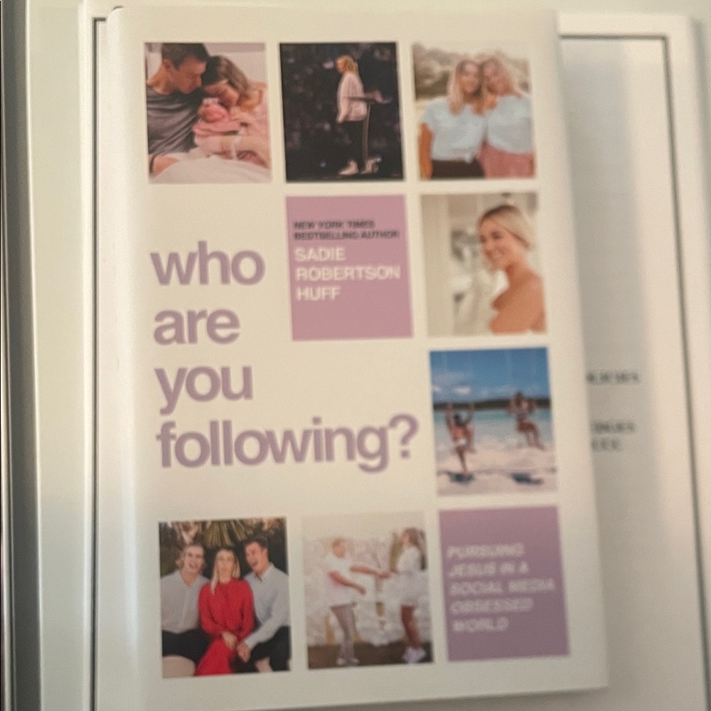 Sadie Robertson Book- Who Are You Following?